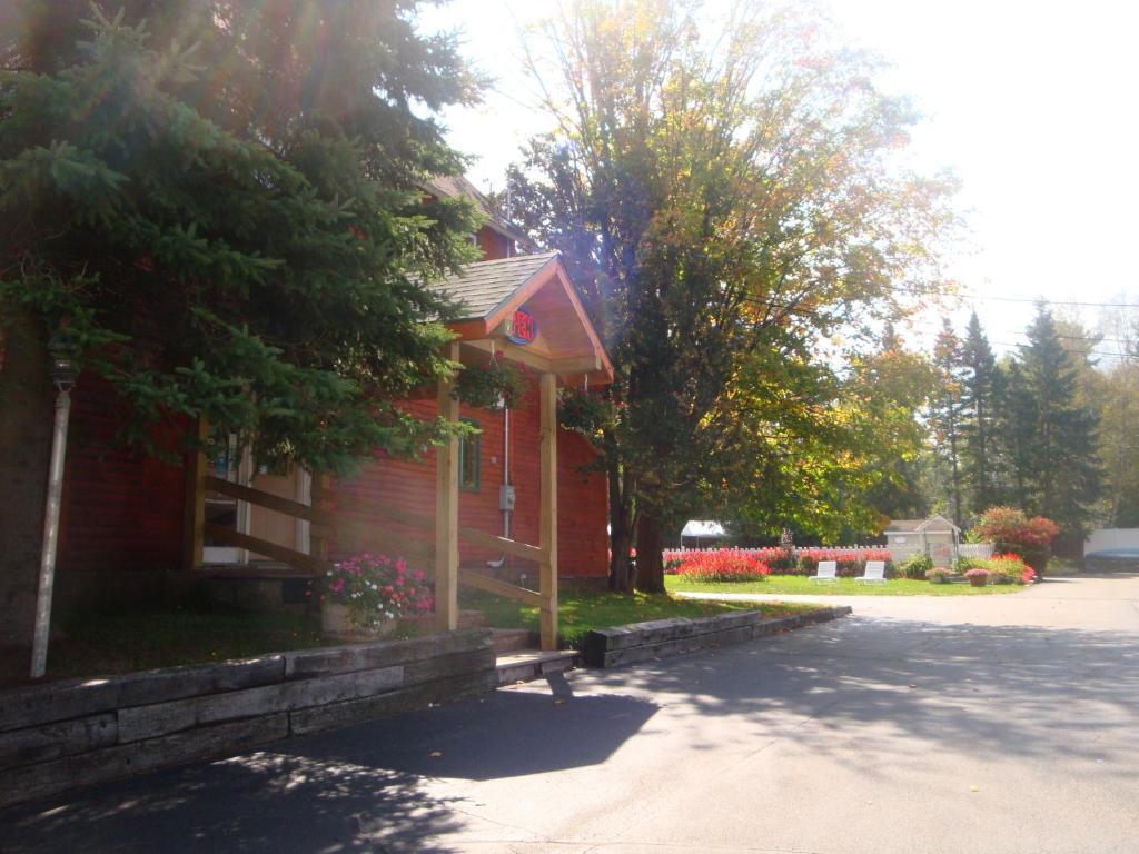 Maple Leaf Inn Lake Placid Exterior foto